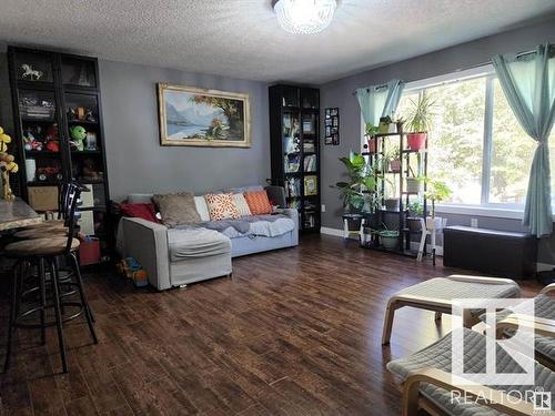 4908 50 Street, Peers, AB - Indoor Photo Showing Living Room