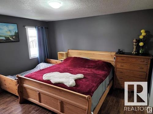 4908 50 Street, Peers, AB - Indoor Photo Showing Bedroom