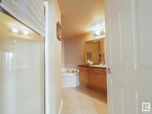 1506 9020 Jasper Avenue, Edmonton, AB - Indoor Photo Showing Bathroom