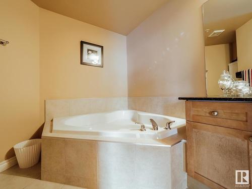 1506 9020 Jasper Avenue, Edmonton, AB - Indoor Photo Showing Bathroom