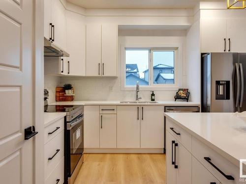 26 Tenor Link, Spruce Grove, AB - Indoor Photo Showing Kitchen