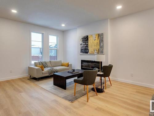 26 Tenor Link, Spruce Grove, AB - Indoor Photo Showing Living Room