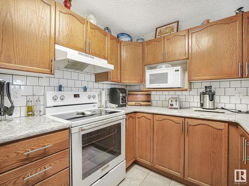 110 15499 Castle Downs Road, Edmonton, AB - Indoor Photo Showing Kitchen