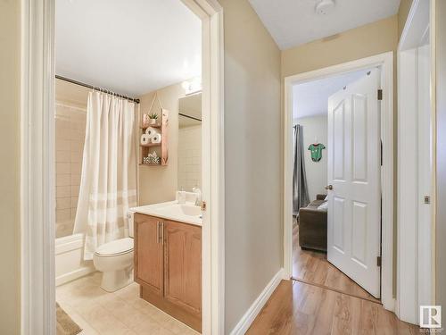 110 15499 Castle Downs Road, Edmonton, AB - Indoor Photo Showing Bathroom