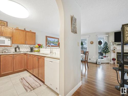 110 15499 Castle Downs Road, Edmonton, AB - Indoor Photo Showing Kitchen