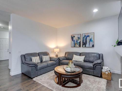 3021 Carpenter Landing, Edmonton, AB - Indoor Photo Showing Living Room