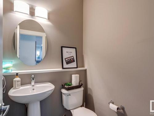 3021 Carpenter Landing, Edmonton, AB - Indoor Photo Showing Bathroom