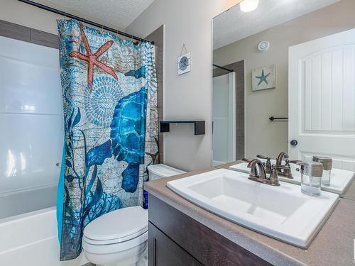 2159 Trumpeter Way, Edmonton, AB - Indoor Photo Showing Bathroom