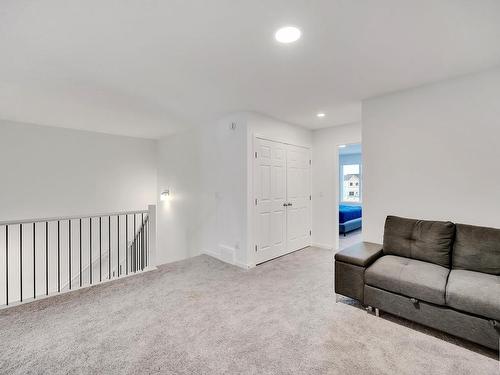 2239 190St Nw, Edmonton, AB - Indoor Photo Showing Living Room