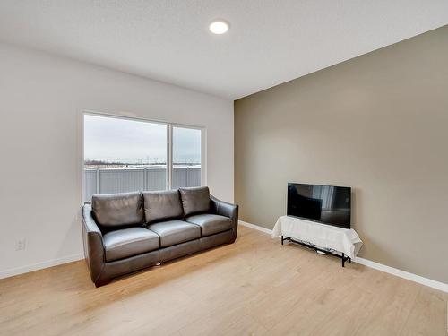 2239 190St Nw, Edmonton, AB - Indoor Photo Showing Living Room