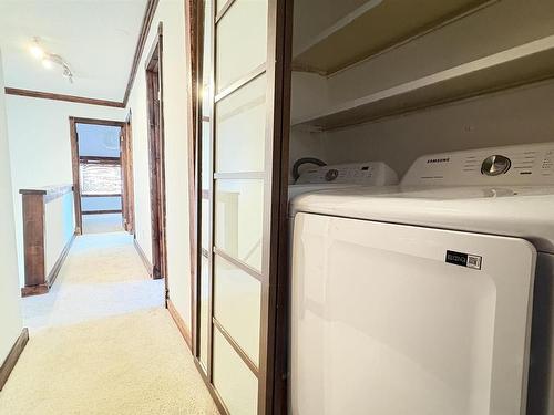 301 Lancaster Terrace, Edmonton, AB - Indoor Photo Showing Laundry Room