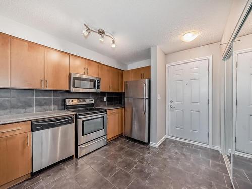 405 10118 106 Avenue, Edmonton, AB - Indoor Photo Showing Kitchen