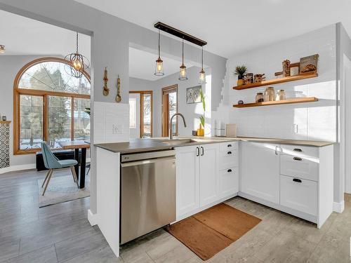 6716 87 St Nw, Edmonton, AB - Indoor Photo Showing Kitchen