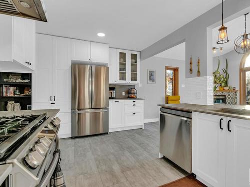 6716 87 St Nw, Edmonton, AB - Indoor Photo Showing Kitchen