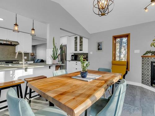 6716 87 St Nw, Edmonton, AB - Indoor Photo Showing Dining Room