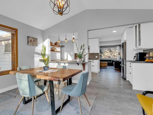 6716 87 St Nw, Edmonton, AB - Indoor Photo Showing Dining Room