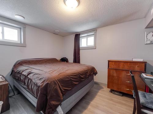 7343 76 Street, Edmonton, AB - Indoor Photo Showing Bedroom