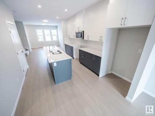 22839 94 Avenue, Edmonton, AB - Indoor Photo Showing Kitchen With Double Sink