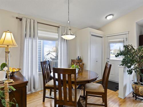 14012 152 Avenue Nw, Edmonton, AB - Indoor Photo Showing Dining Room