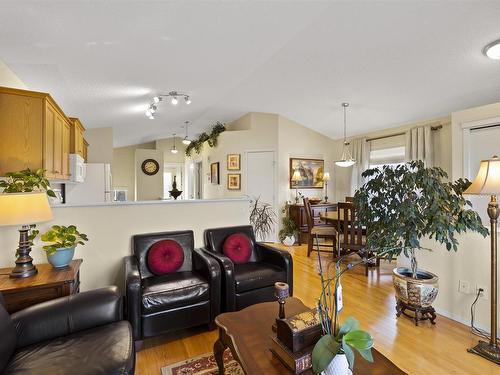 14012 152 Avenue Nw, Edmonton, AB - Indoor Photo Showing Living Room