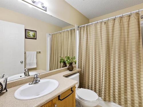 14012 152 Avenue Nw, Edmonton, AB - Indoor Photo Showing Bathroom