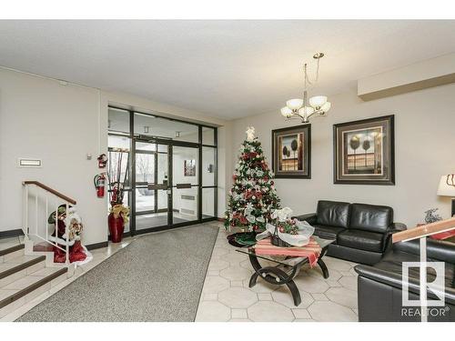 303 9737 112 Street, Edmonton, AB - Indoor