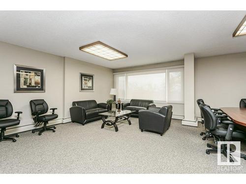 303 9737 112 Street, Edmonton, AB - Indoor