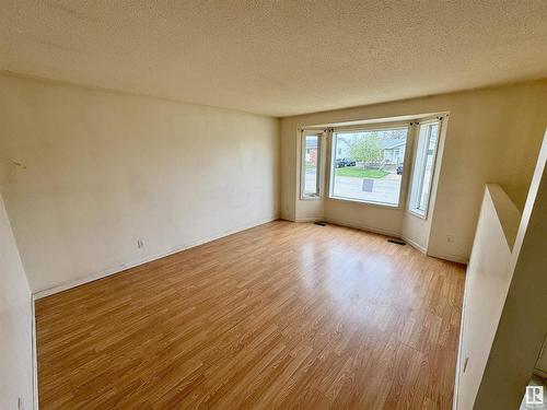 5101 55 Avenue, St. Paul Town, AB - Indoor Photo Showing Other Room