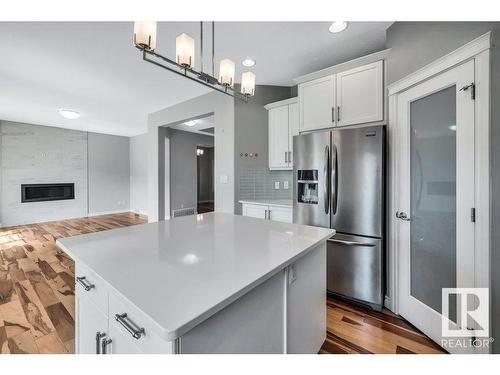 3159 Winspear Crescent, Edmonton, AB - Indoor Photo Showing Kitchen