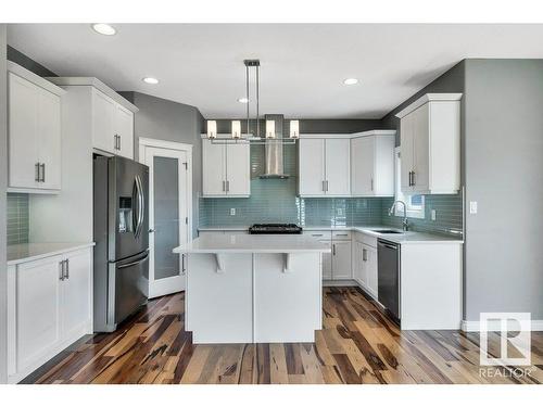 3159 Winspear Crescent, Edmonton, AB - Indoor Photo Showing Kitchen With Upgraded Kitchen