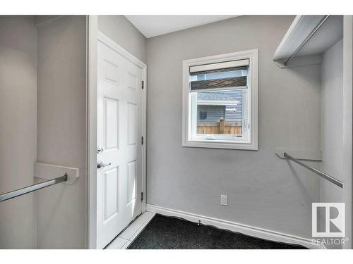 3159 Winspear Crescent, Edmonton, AB - Indoor Photo Showing Other Room