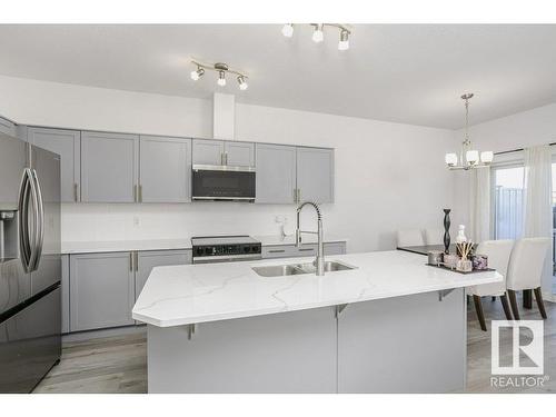 41 18230 104A Street, Edmonton, AB - Indoor Photo Showing Kitchen With Double Sink With Upgraded Kitchen