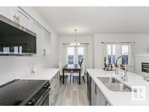 41 18230 104A Street, Edmonton, AB - Indoor Photo Showing Kitchen With Double Sink With Upgraded Kitchen