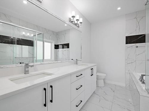 1415 11 Avenue, Edmonton, AB - Indoor Photo Showing Bathroom