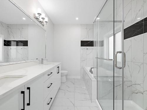 1415 11 Avenue, Edmonton, AB - Indoor Photo Showing Bathroom