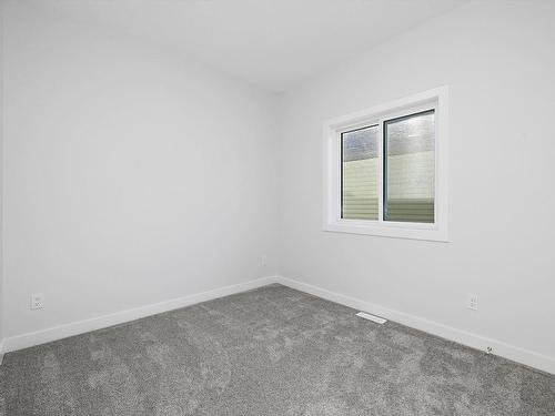 1415 11 Avenue, Edmonton, AB - Indoor Photo Showing Other Room