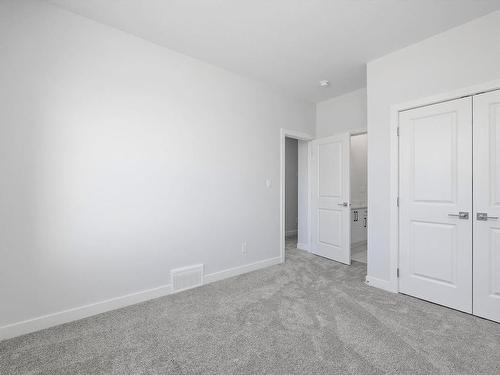 1415 11 Avenue, Edmonton, AB - Indoor Photo Showing Other Room