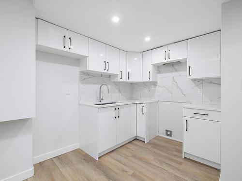 1415 11 Avenue, Edmonton, AB - Indoor Photo Showing Kitchen