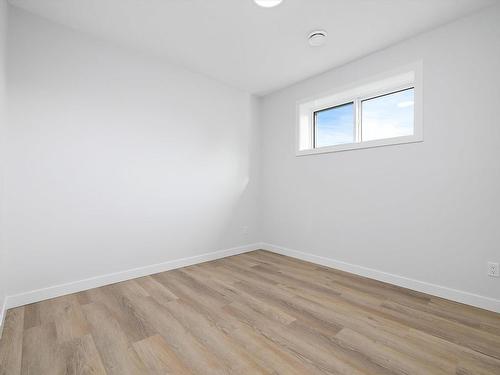 1415 11 Avenue, Edmonton, AB - Indoor Photo Showing Other Room