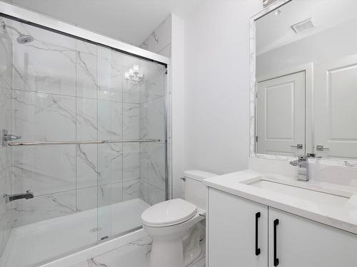 1415 11 Avenue, Edmonton, AB - Indoor Photo Showing Bathroom