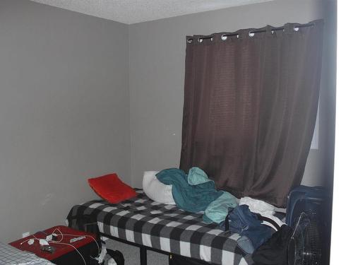 30 3 Grove Meadow Drive, Spruce Grove, AB - Indoor Photo Showing Bedroom