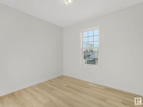 7706 15 Avenue, Edmonton, AB - Indoor Photo Showing Other Room