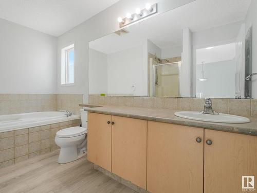 7706 15 Avenue, Edmonton, AB - Indoor Photo Showing Bathroom