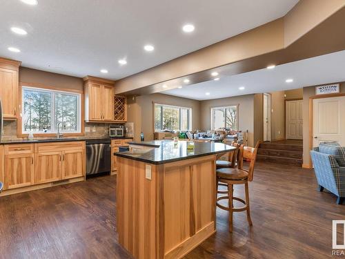 27046 Twp Road 502, Rural Leduc County, AB - Indoor Photo Showing Kitchen