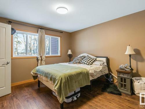 27046 Twp Road 502, Rural Leduc County, AB - Indoor Photo Showing Bedroom