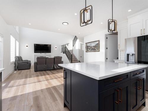 19723 26 Avenue, Edmonton, AB - Indoor Photo Showing Kitchen