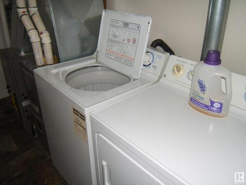 4901 47 Avenue, Myrnam, AB - Indoor Photo Showing Laundry Room