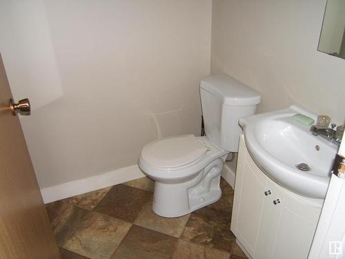 4901 47 Avenue, Myrnam, AB - Indoor Photo Showing Bathroom