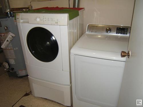 4901 47 Avenue, Myrnam, AB - Indoor Photo Showing Laundry Room