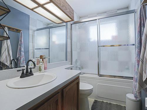 14 Bluebird Crescent, Sherwood Park, AB - Indoor Photo Showing Bathroom